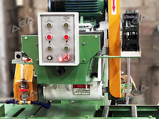 Cross cutting machine for stone edge