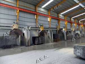 machine cutting granite blocks