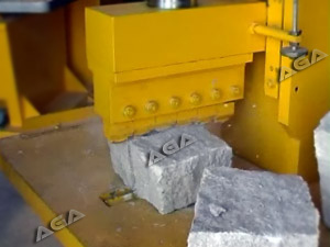 Paving stone splitter